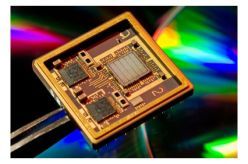 Carrier Chip Leaded Seramik (CLCC)