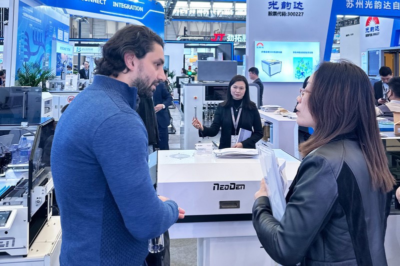 neoden1.jpg neoden1.jpg